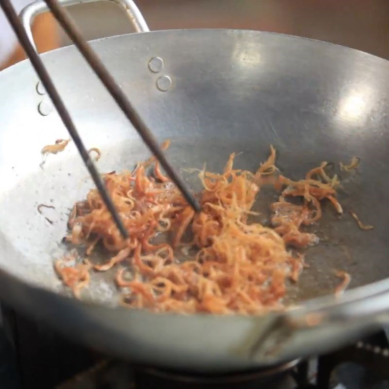 Bước 5 Xào mực thơm lừng canh măng mực