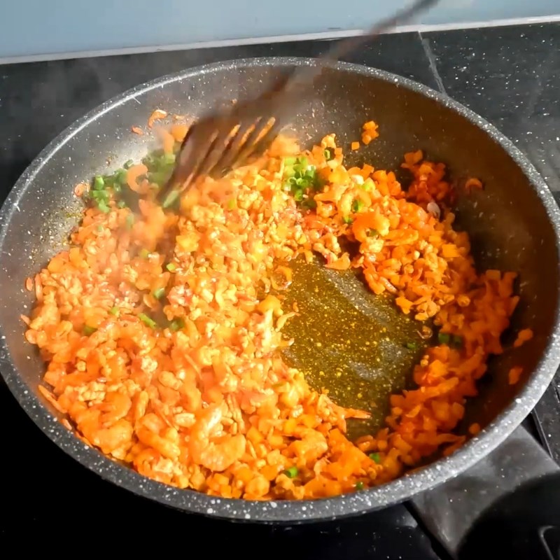 Bước 4 Xào nhân bánh đúc mặn thơm lừng Bánh đúc nước cốt dừa