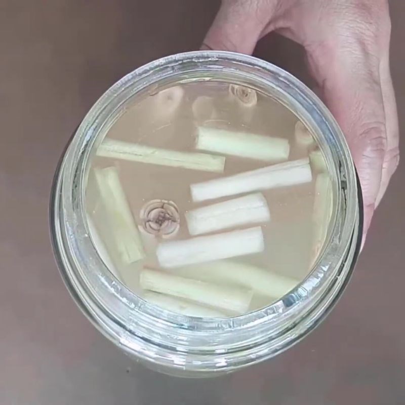 Bước 4 Xay nhuyễn hỗn hợp tinh dầu sả tinh dầu sả tại nhà