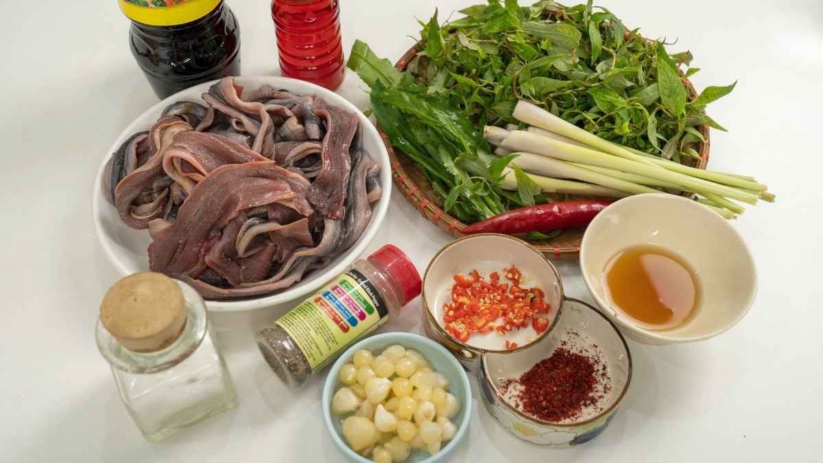 Nguyên liệu món ăn cách làm món lươn xào rau răm sả ớt thơm nồng đậm đà cực đưa cơm tại nhà