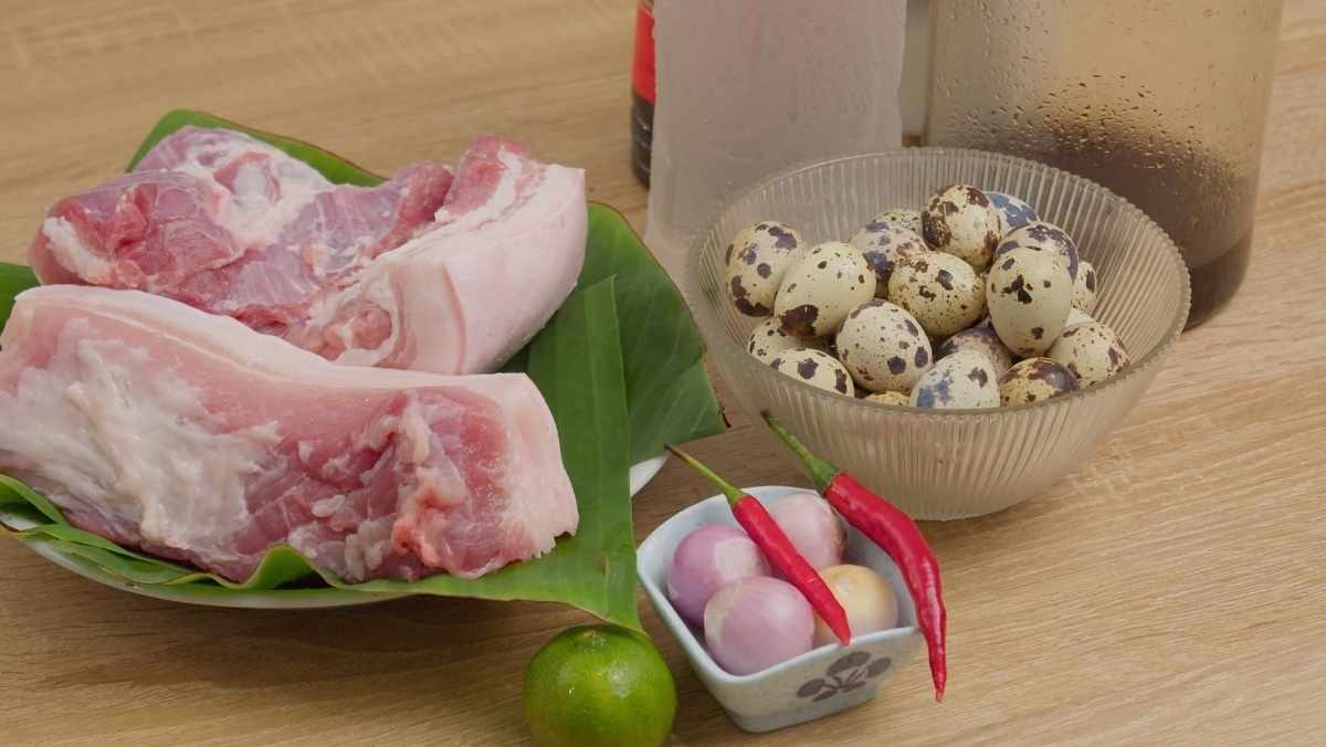 Nguyên liệu món ăn cách làm thịt kho nước dừa miền bắc với trứng cút thơm ngon đậm đà, màu đẹp