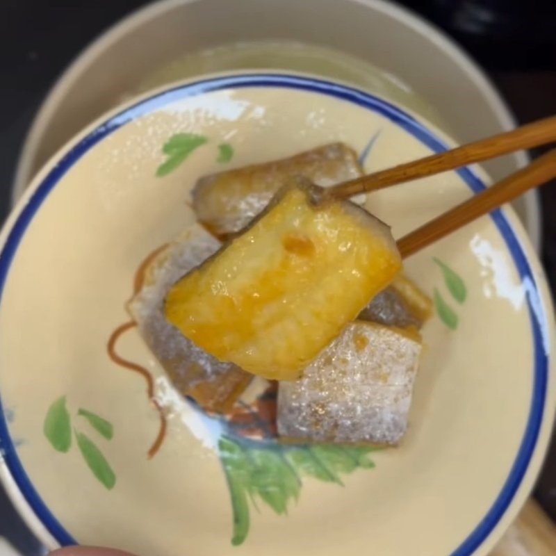 Bước 2 Cách chiên khô cá dứa ngon Khô cá dứa chiên giấm đường