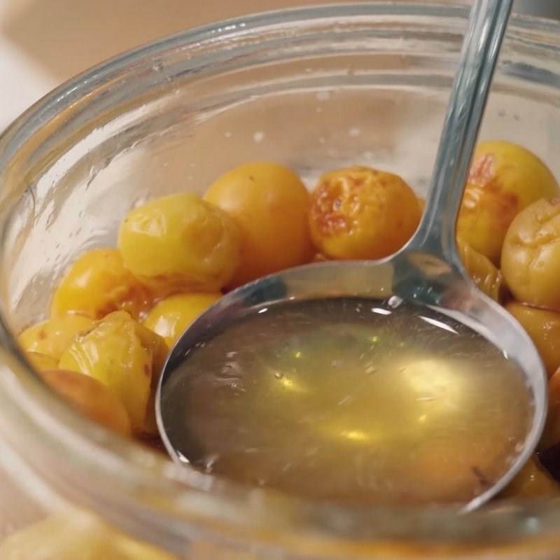 Bước 3 Cách pha nước mơ ngâm giải khát Nước mơ ngâm