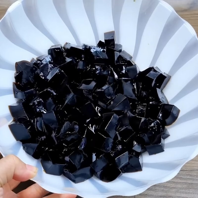 Bước 5 Cắt thạch sương sáo Cà phê sữa tươi sương sáo