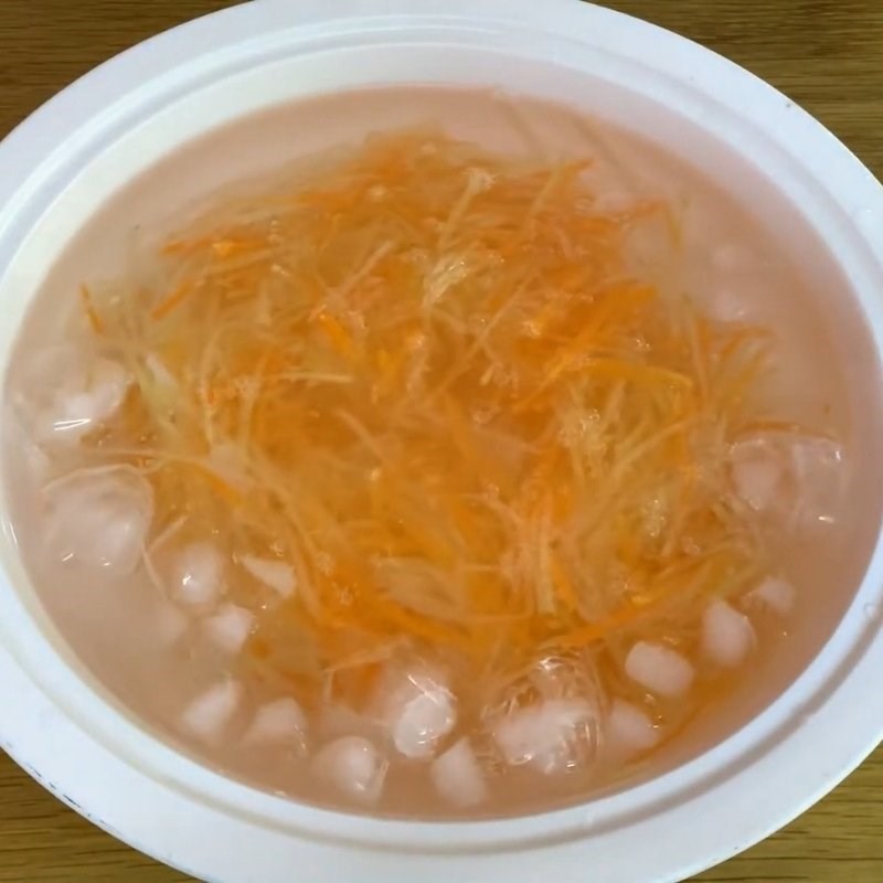 Bước 3 Chần bí xanh Nộm bí xanh