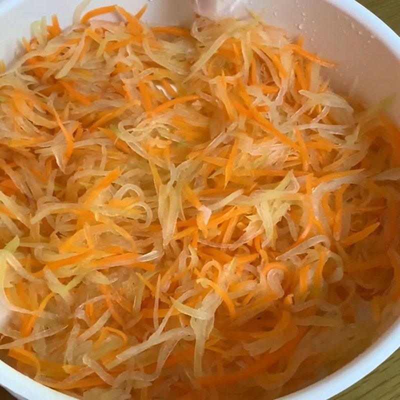 Bước 3 Chần bí xanh Nộm bí xanh