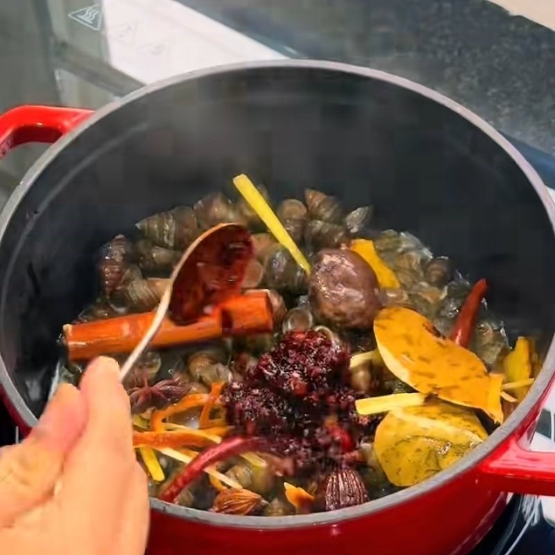 Bước 4 Chế biến ốc và thảo mộc bún ốc liễu châu