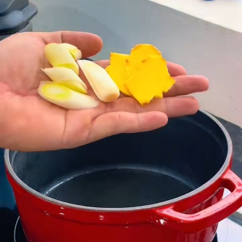 Bước 4 Chế biến ốc và thảo mộc bún ốc liễu châu