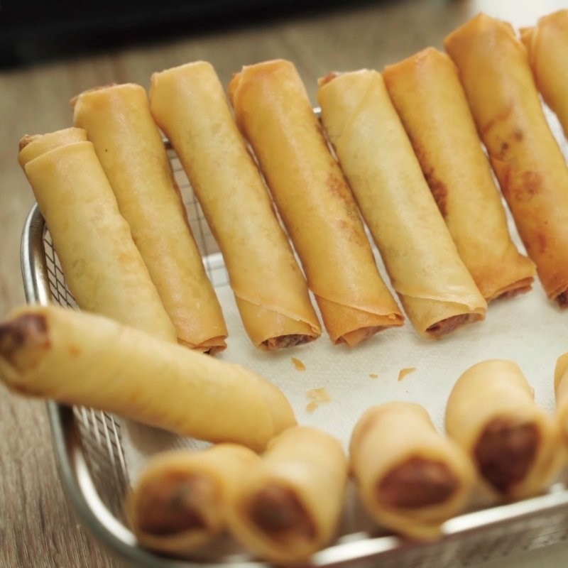 Bước 5 Chiên ngập dầu cho cuốn chả giòn tan Chả giò miền Nam