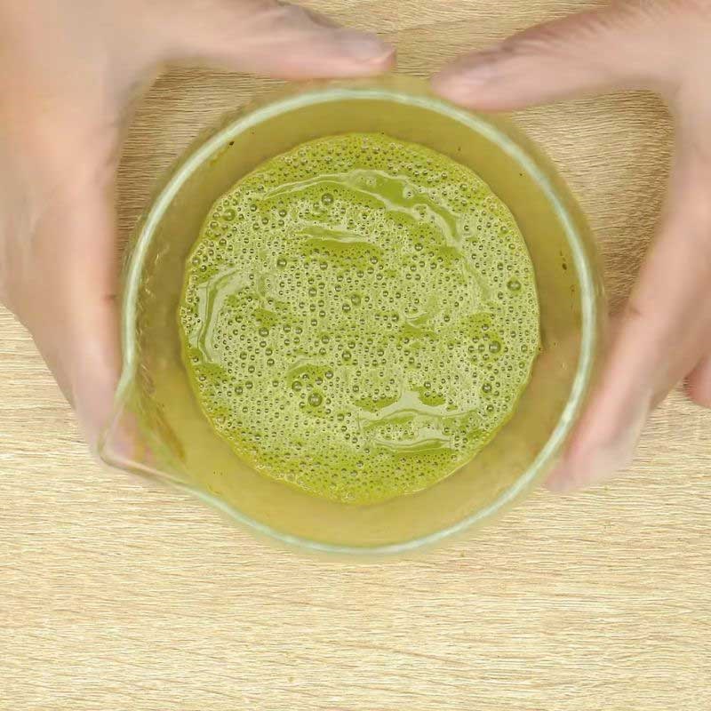 Bước 3 Đánh bọt matcha đậm đà bằng chổi chasen truyền thống (cách 2) trà sữa matcha trân châu