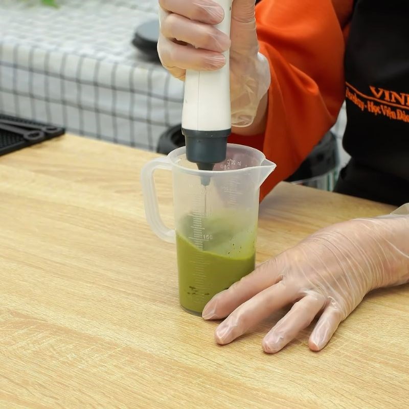Bước 2 Đánh bọt matcha đậm đà bằng máy (cách 1) trà sữa matcha trân châu