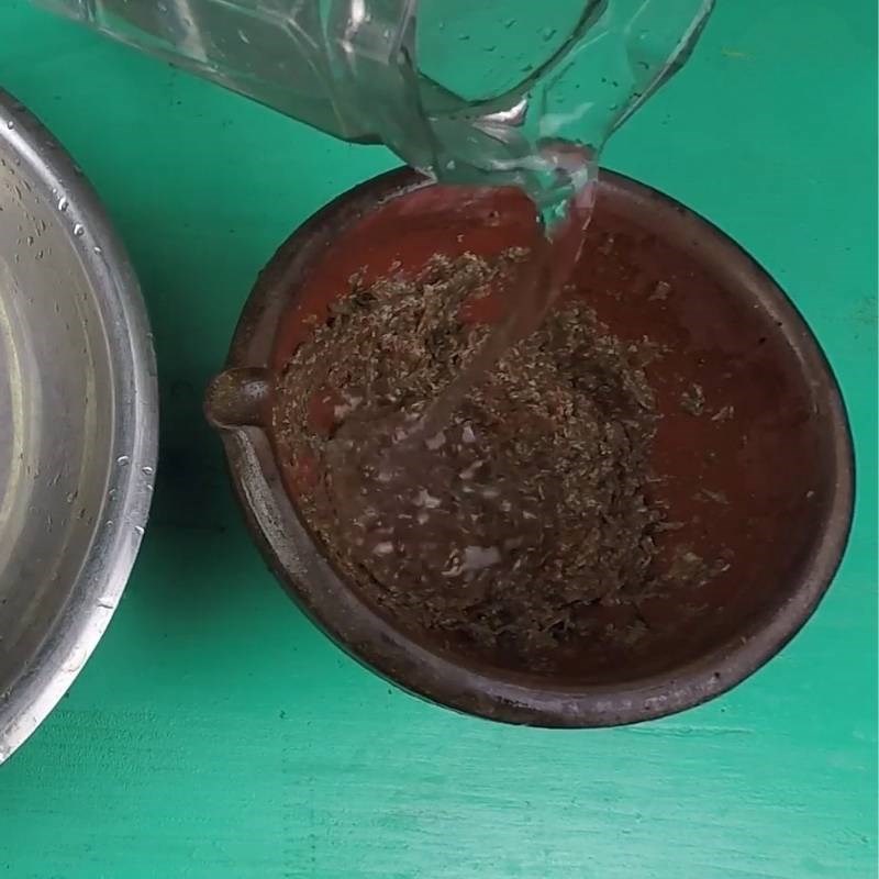 Bước 2 Giã cáy và lọc nước cốt cáy Canh cáy rau đay mùng tơi mướp