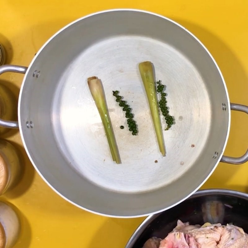 Bước 3 Hấp gà Gà hấp tiêu xanh