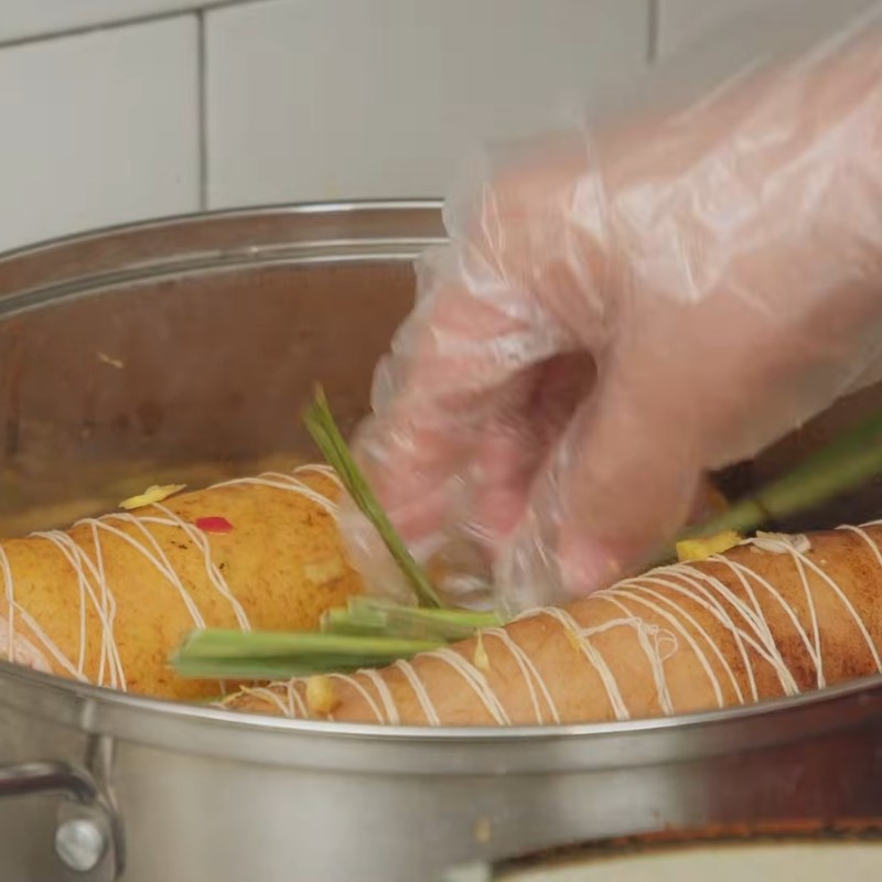 Bước 5 Hấp thịt bê Bê hấp tía tô