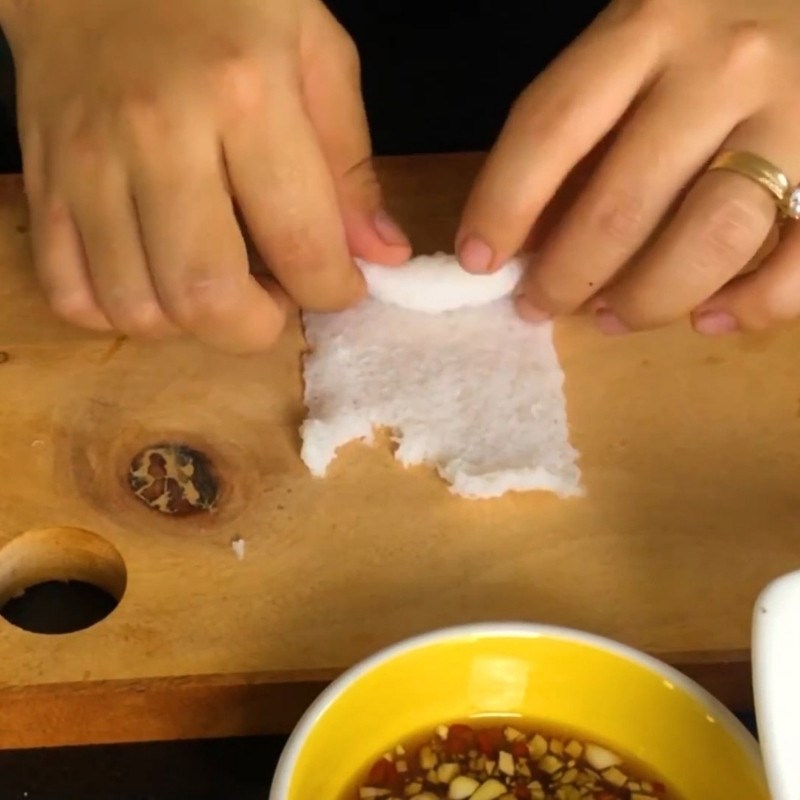 Bước 5 Hoàn thiện món ăn Bánh hỏi lòng heo