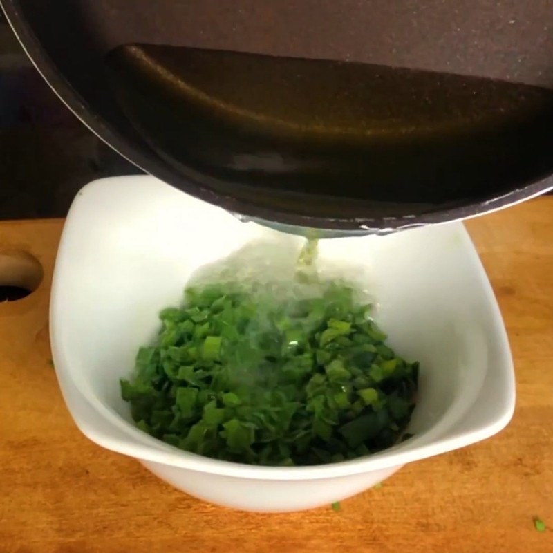 Bước 5 Hoàn thiện món ăn Bánh hỏi lòng heo