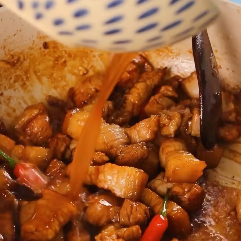 Bước 3 Kho thịt siêu tốc với nước sốt sánh mịn Thịt kho nước mắm