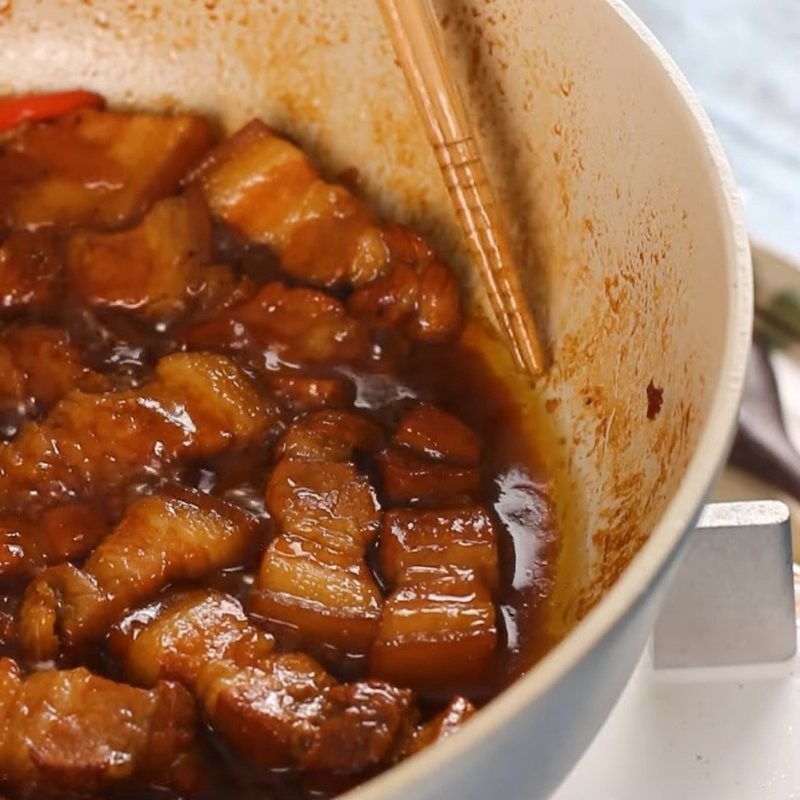 Bước 3 Kho thịt siêu tốc với nước sốt sánh mịn Thịt kho nước mắm