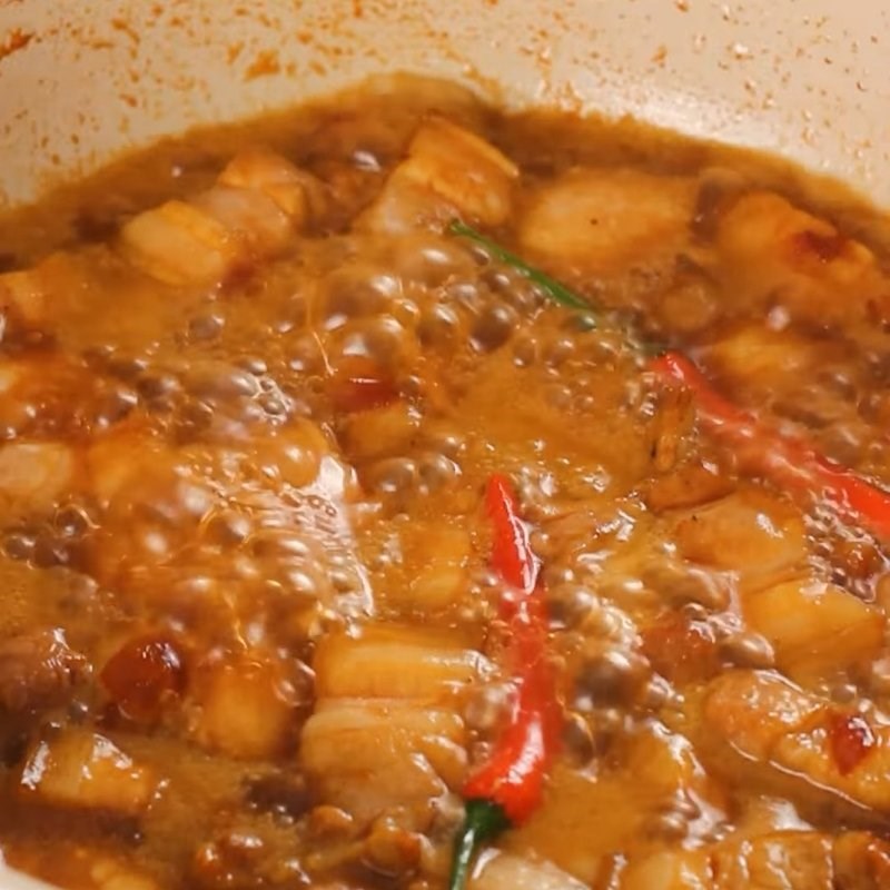 Bước 3 Kho thịt siêu tốc với nước sốt sánh mịn Thịt kho nước mắm