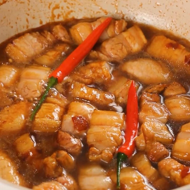 Bước 3 Kho thịt siêu tốc với nước sốt sánh mịn Thịt kho nước mắm