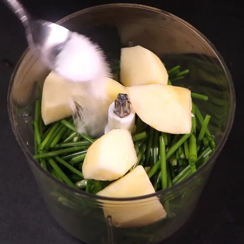 Bước 4 Làm nước chấm hoa hẹ độc đáo Lẩu bò mông cổ