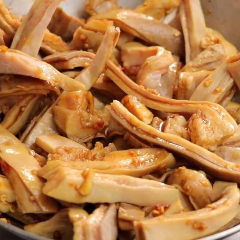 Bước 3 Làm nước màu và ướp gia vị Dạ dày kho tiêu