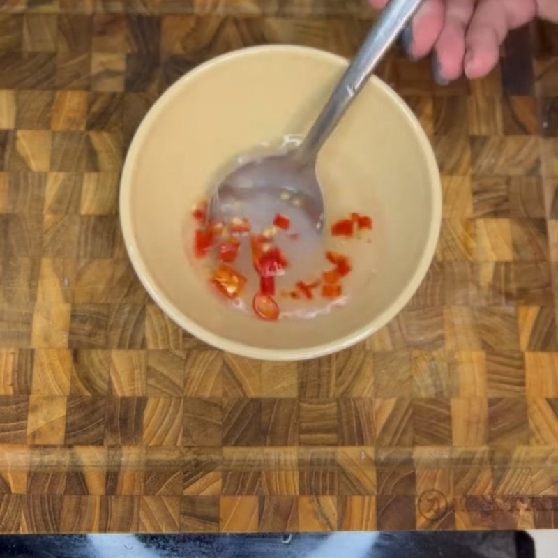 Bước 3 Làm sốt giấm đường chua ngọt Khô cá dứa chiên giấm đường