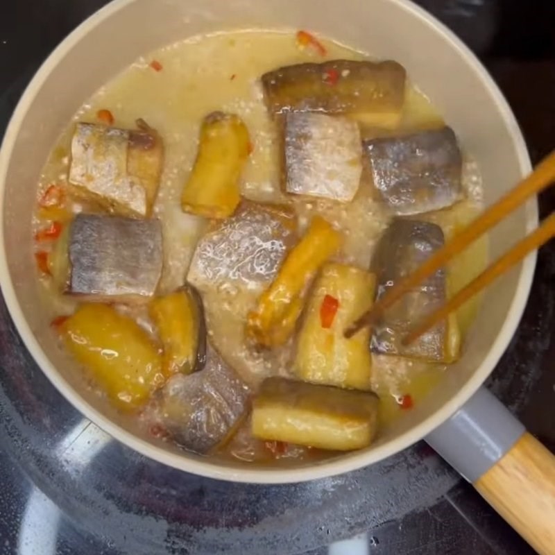 Bước 3 Làm sốt giấm đường chua ngọt Khô cá dứa chiên giấm đường