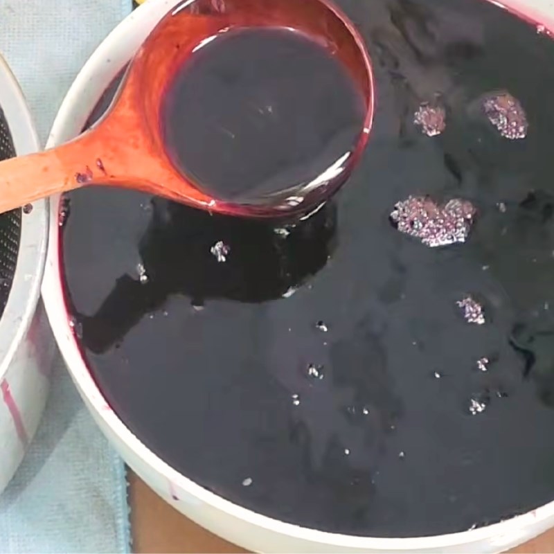 Bước 5 Lọc, bảo quản siro dâu tằm Dâu tằm ngâm đường phèn