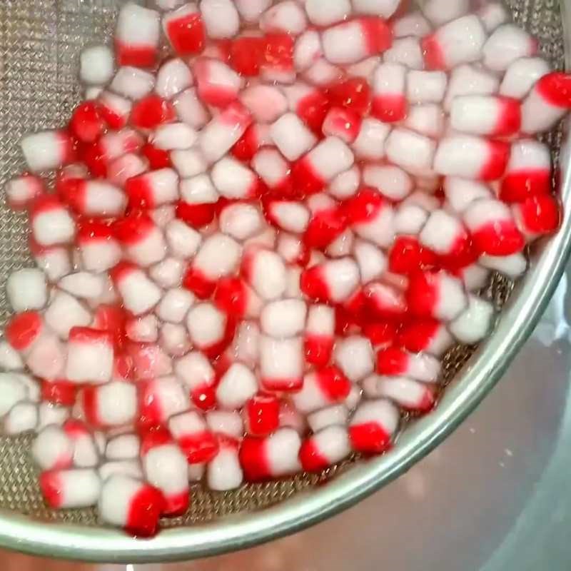 Bước 2 Luộc hạt lựu Chè xoa xoa hạt lựu