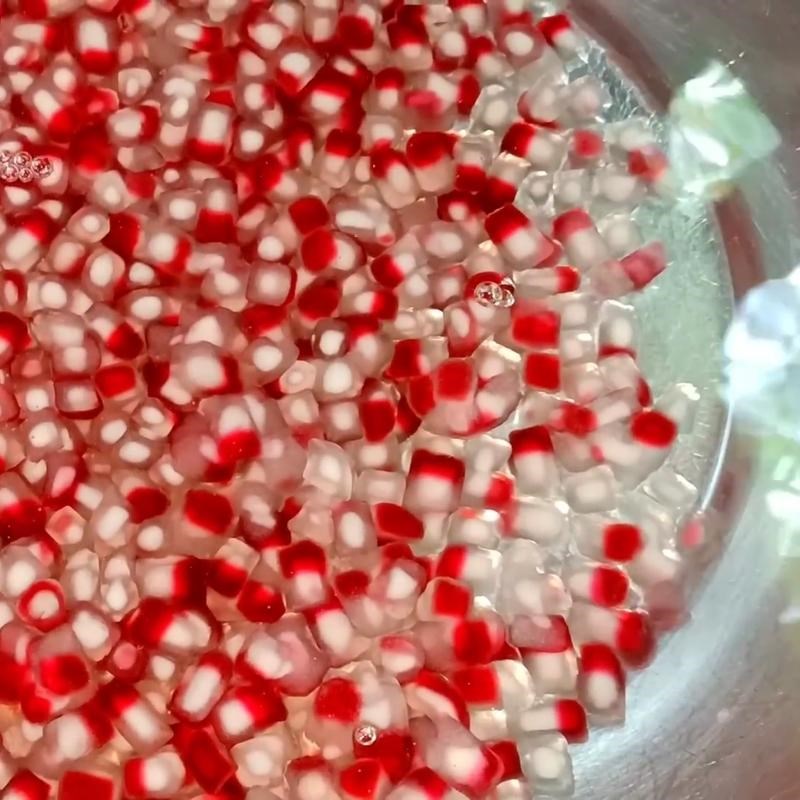 Bước 2 Luộc hạt lựu Chè xoa xoa hạt lựu