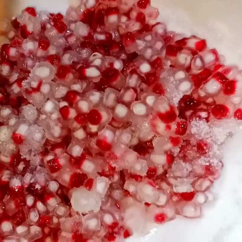 Bước 2 Luộc hạt lựu Chè xoa xoa hạt lựu