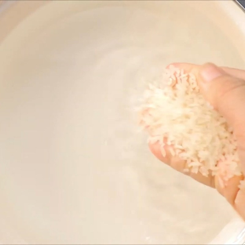 Bước 2 Luộc sơ và cắt miếng Dạ dày kho tiêu