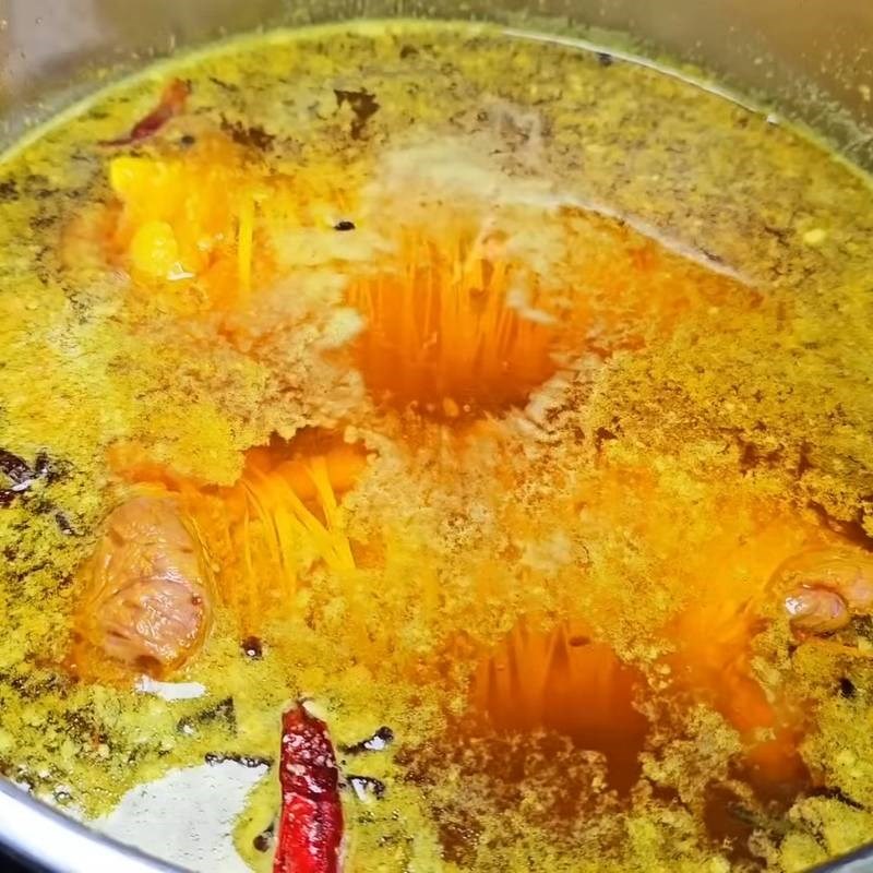 Bước 4 Luộc tai heo cuộn bắp bò thấm vị Tai heo cuộn bắp bò ủ muối