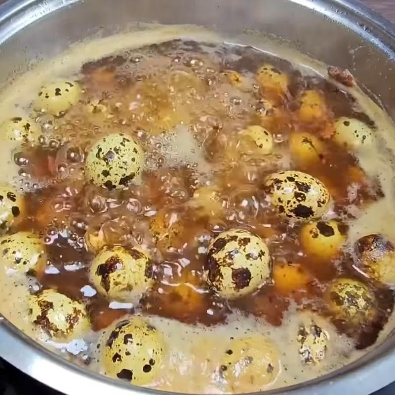 Bước 3 Luộc và ủ trứng cút Trứng cút nướng muối Trung Hoa