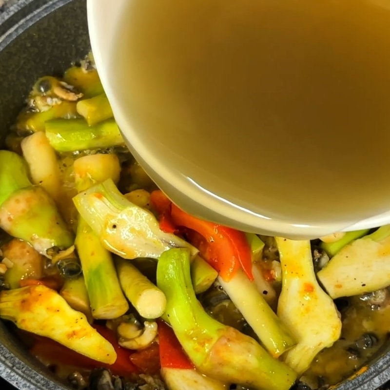 Bước 4 Nấu canh ốc với bồng khoai Bồng khoai nấu ốc