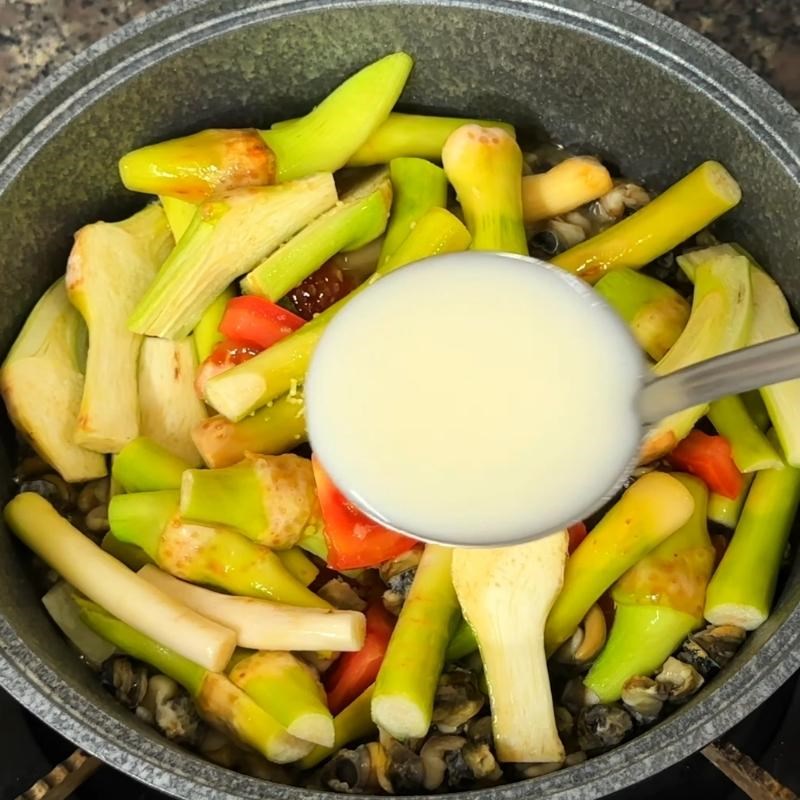 Bước 4 Nấu canh ốc với bồng khoai Bồng khoai nấu ốc