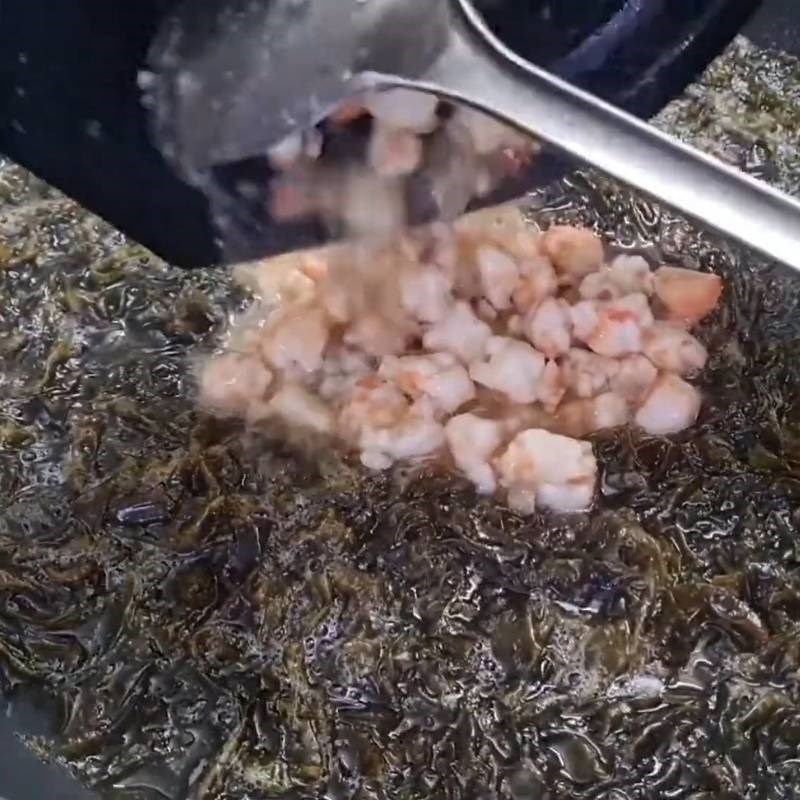 Bước 3 Nấu canh rong mứt khô thanh đạm Canh rong mứt nấu tôm tươi