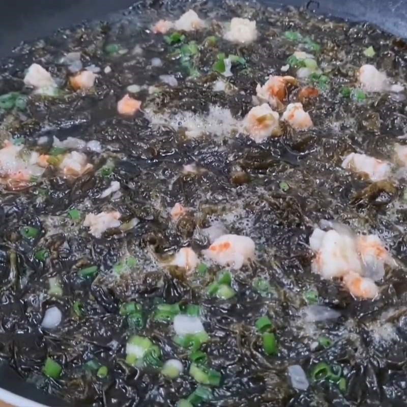 Bước 3 Nấu canh rong mứt khô thanh đạm Canh rong mứt nấu tôm tươi