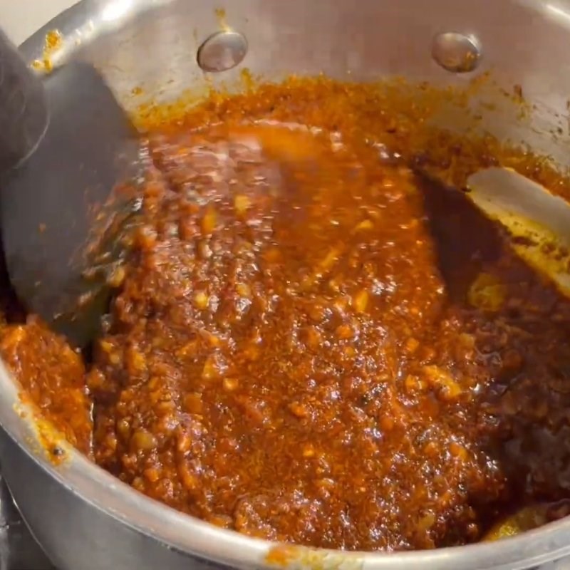 Bước 3 Nấu hải sản sốt Cajun Hải sản sốt cajun