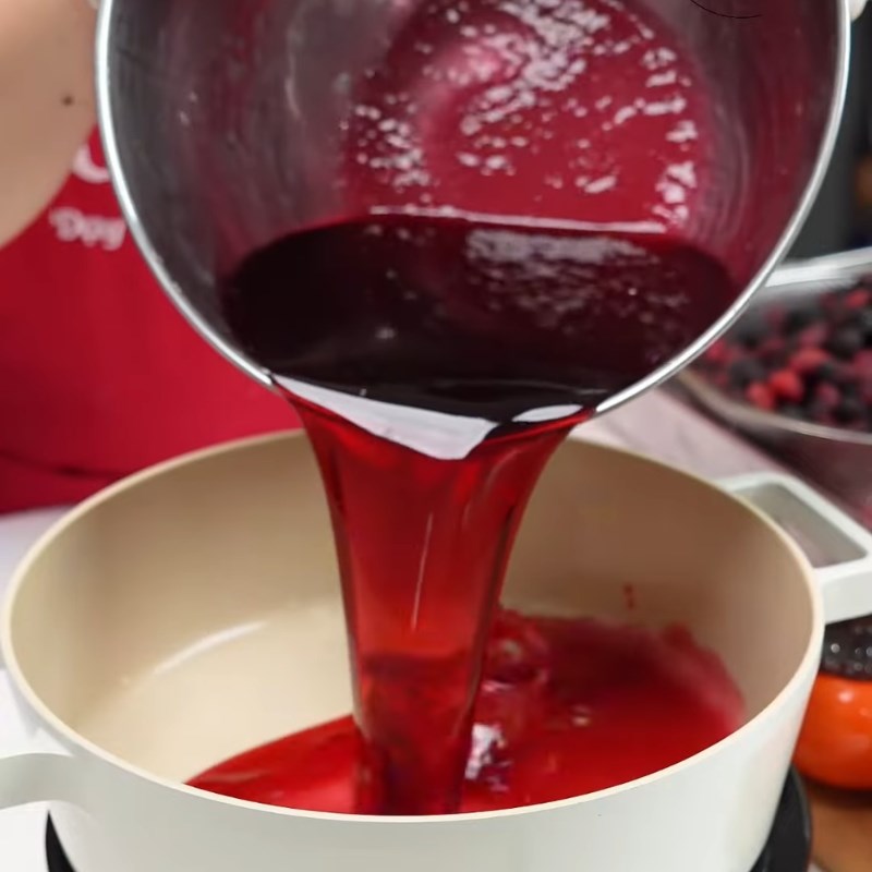 Bước 3 Nấu nước cốt dâu tằm thơm lừng Nước dâu tằm