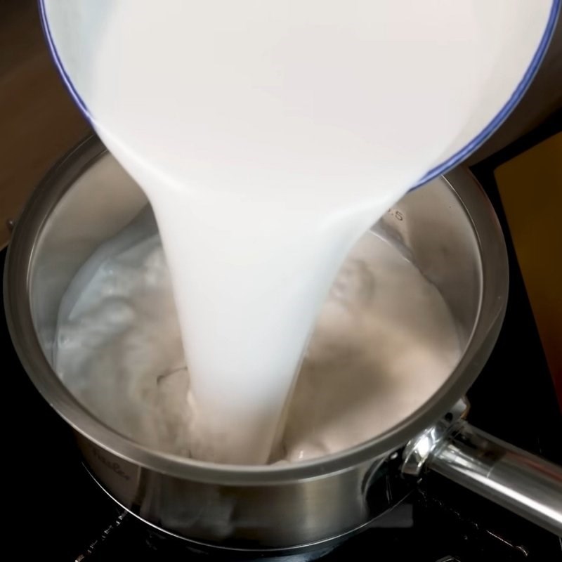 Bước 5 Nấu nước cốt dừa ăn kèm Bánh trôi nước