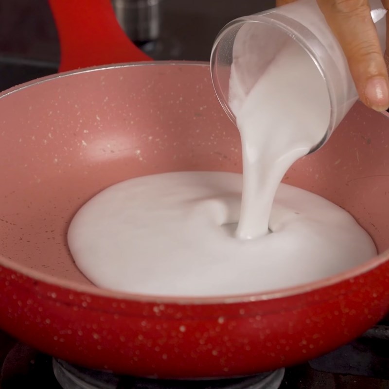 Bước 3 Nấu nước cốt dừa đặc sánh Bánh khọt miền Tây