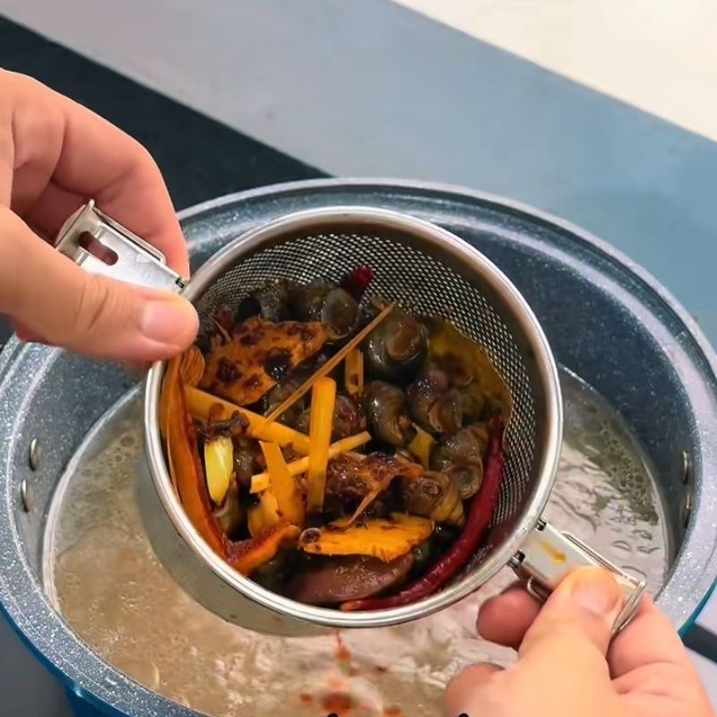 Bước 5 Nấu nước dùng bún ốc Liễu Châu bún ốc liễu châu