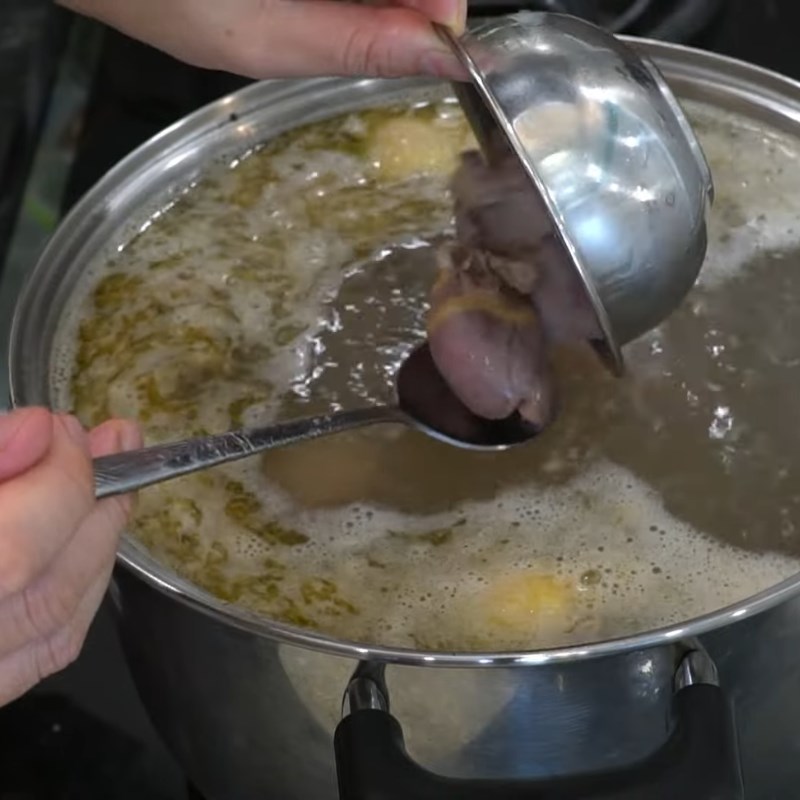Bước 3 Nấu nước lèo bánh canh vịt xiêm Bánh canh bột xắt miền Tây