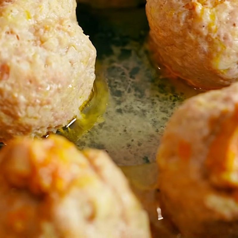 Bước 5 Nấu nước sốt đậm đà Bánh mì xíu mại chén