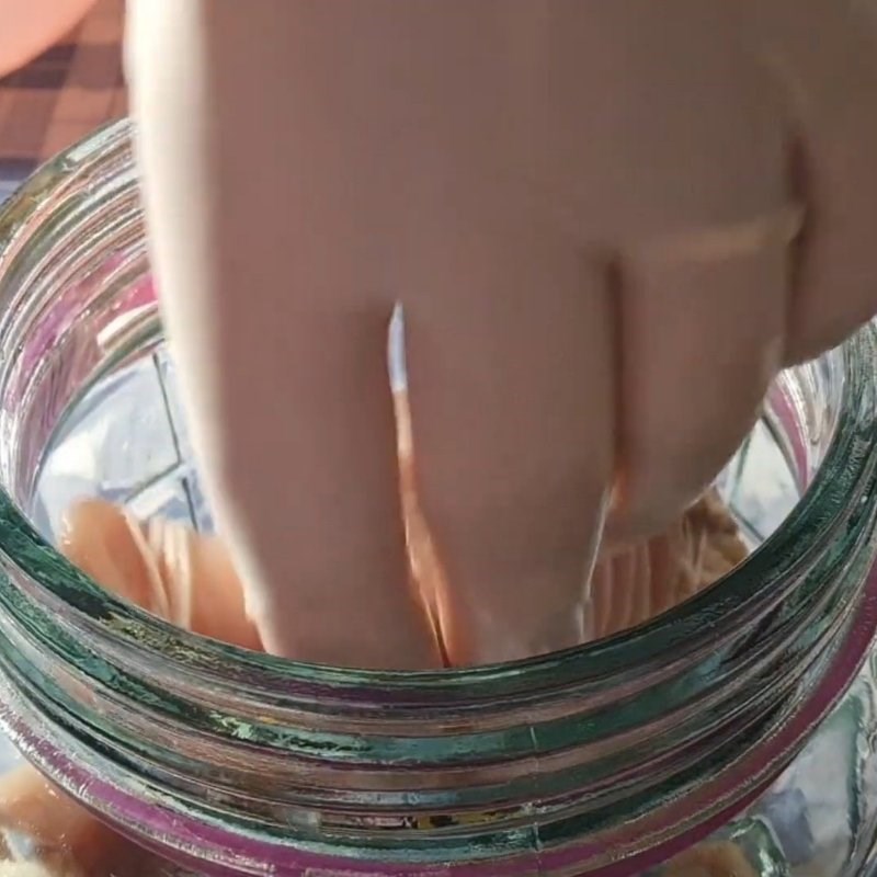 Bước 5 Ngâm thịt vào nước mắm Tai heo cuộn bắp bò ngâm mắm