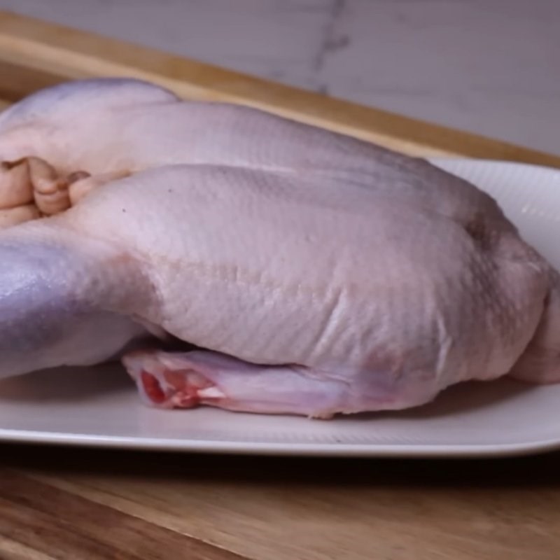 Bước 5 Nhồi tương và may kín bụng vịt vịt quay tiêu