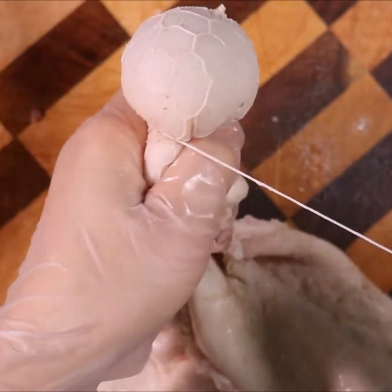 Bước 2 Nhồi và tạo hình viên bao tử Lẩu bò mông cổ