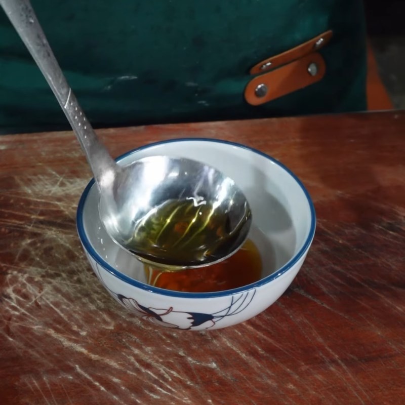 Bước 4 Nướng gà chín đều Gà quay mật ong